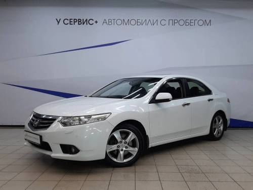 Белый Honda Accord VIII Рестайлинг
