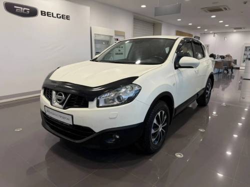 Белый Nissan Qashqai I Рестайлинг