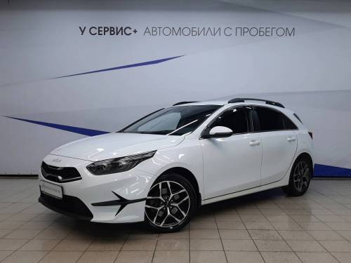 Белый Kia Ceed III Рестайлинг