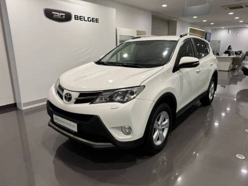 Белый Toyota RAV4 IV (XA40)