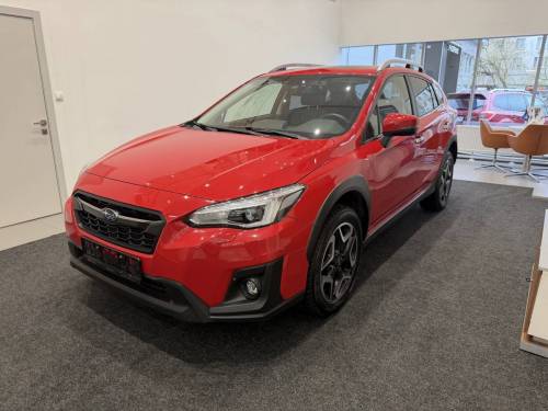 Красный Subaru XV II