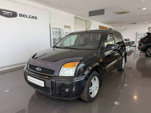 Черный Ford Fusion I Рестайлинг
