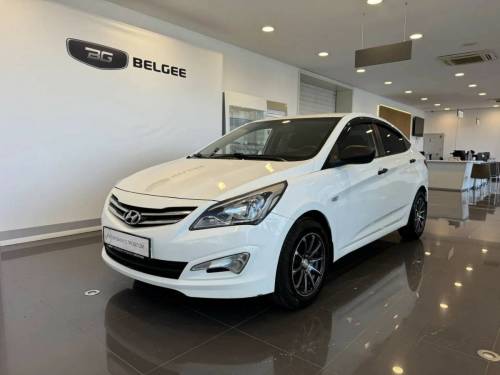 Белый Hyundai Solaris I Рестайлинг