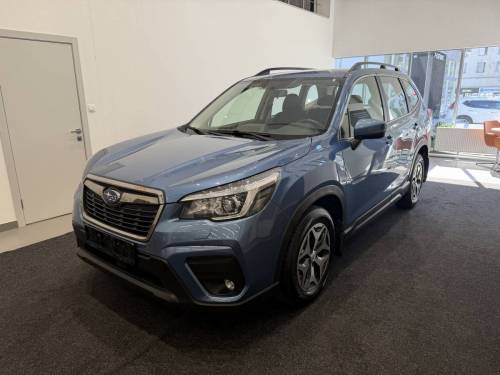 Синий Subaru Forester V