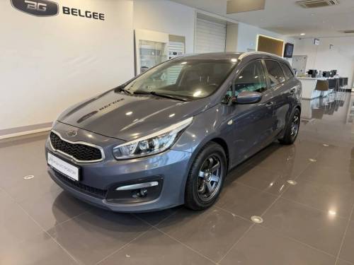 Синий Kia Ceed II Рестайлинг