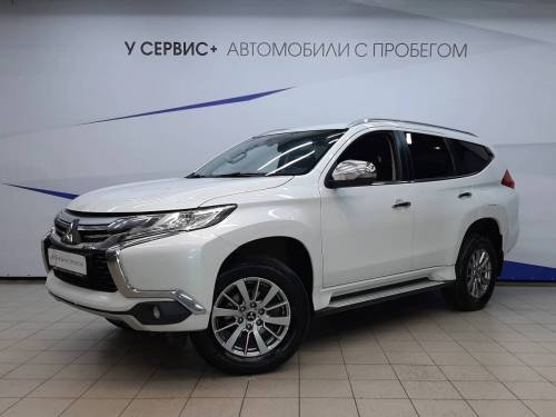 Белый Mitsubishi Pajero Sport III
