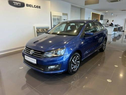 Синий Volkswagen Polo V Рестайлинг