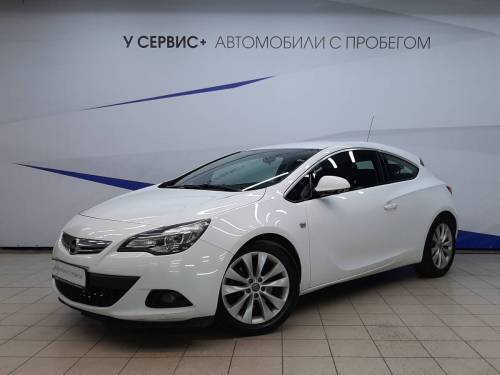 Белый Opel Astra J Рестайлинг