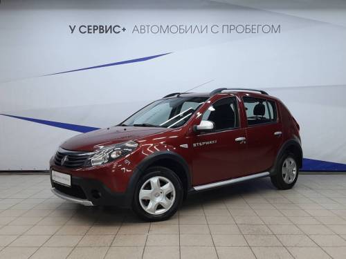 Красный Renault Sandero I