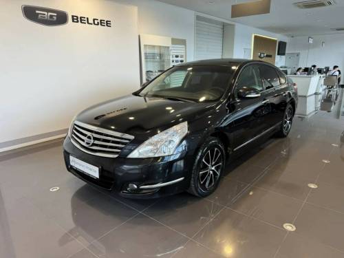Черный Nissan Teana II