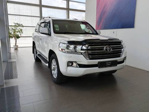 Белый Toyota Land Cruiser 200 Series Рестайлинг 2