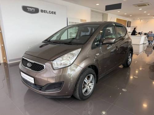 Зеленый Kia Venga I