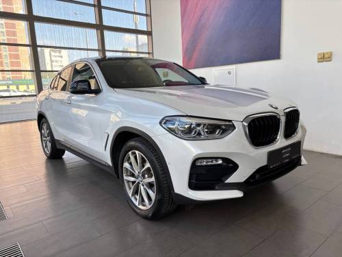 Белый BMW X4 II (G02)