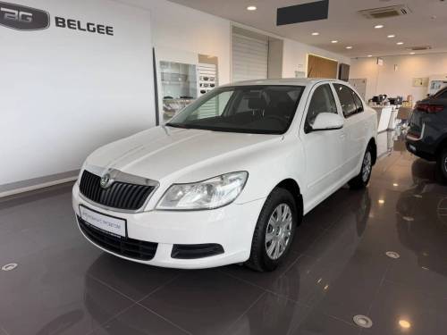 Белый Skoda Octavia II (A5) Рестайлинг
