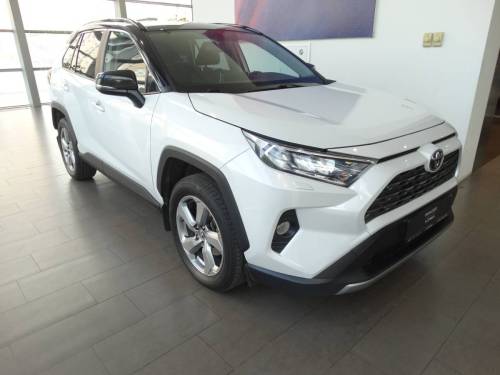 Белый Toyota RAV4 V (XA50)