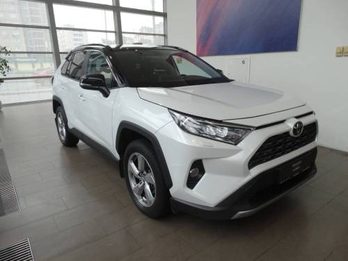 Белый Toyota RAV4 V (XA50)