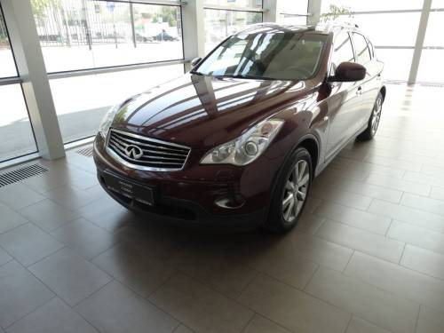 Красный Infiniti QX50 I