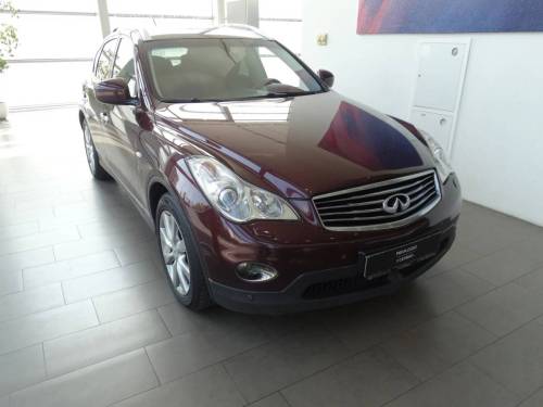 Красный Infiniti QX50 I