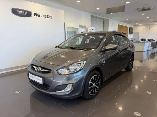 Серый Hyundai Solaris I
