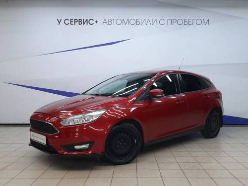 Красный Ford Focus III Рестайлинг
