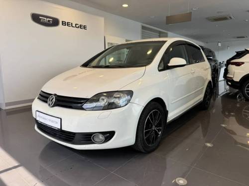 Белый Volkswagen Golf Plus II