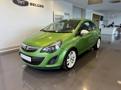 Зеленый Opel Corsa D Рестайлинг II