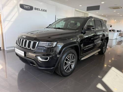 Черный Jeep Grand Cherokee IV (WK2) Рестайлинг