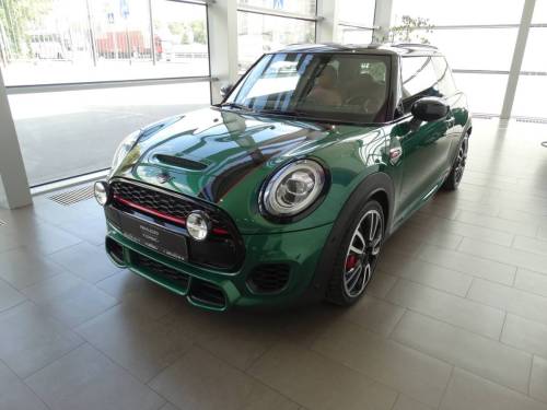 Зеленый MINI Hatch III (F55/F56) Рестайлинг