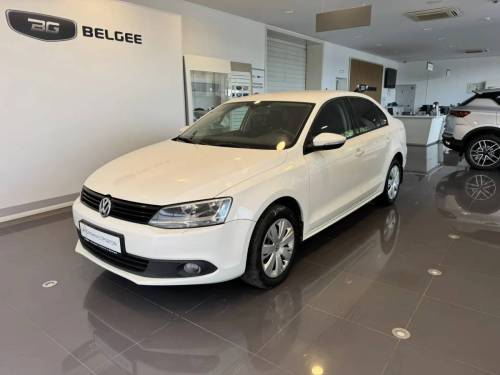 Белый Volkswagen Jetta VI