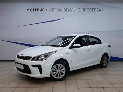 Белый Kia Rio IV