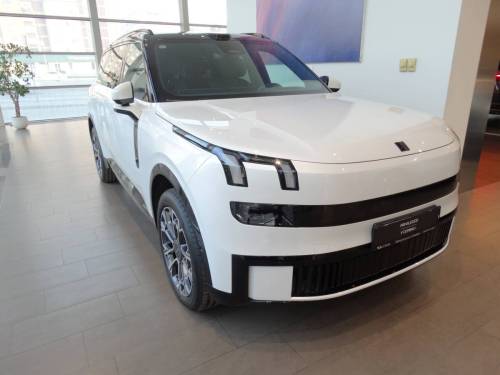 Белый Lynk & Co 900 I
