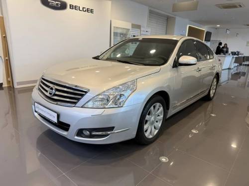 Серебряный Nissan Teana II (J32)