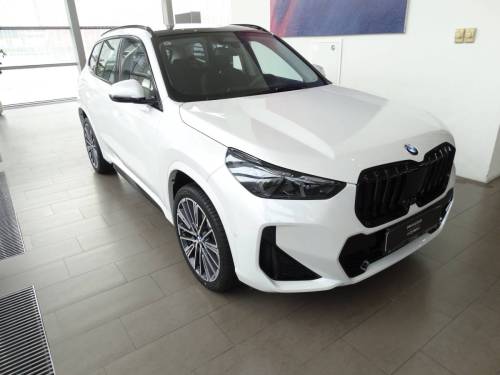 Белый BMW X1 III (U11/U12)