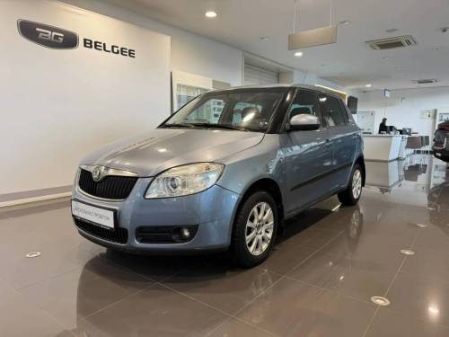 Голубой Skoda Fabia II