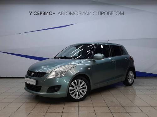 Зеленый Suzuki Swift IV