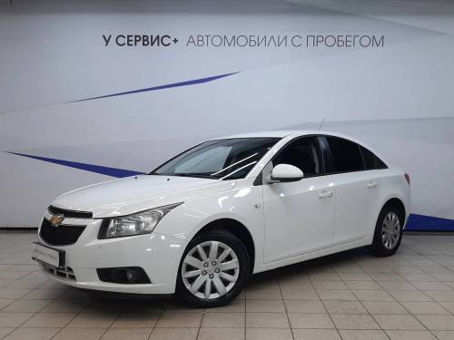Белый Chevrolet Cruze I