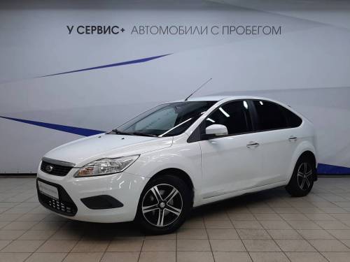 Белый Ford Focus II Рестайлинг
