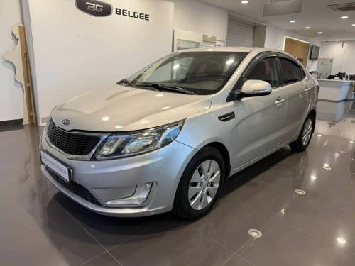 Серебряный Kia Rio III