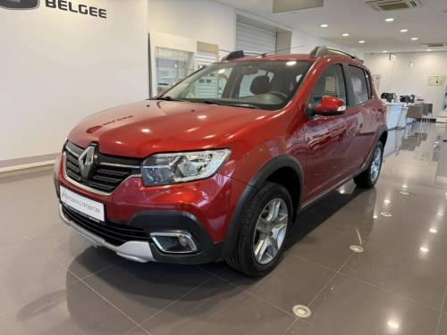 Красный Renault Sandero II Рестайлинг