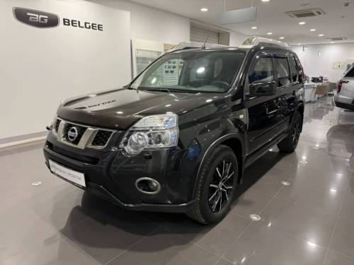 Черный Nissan X-Trail II Рестайлинг