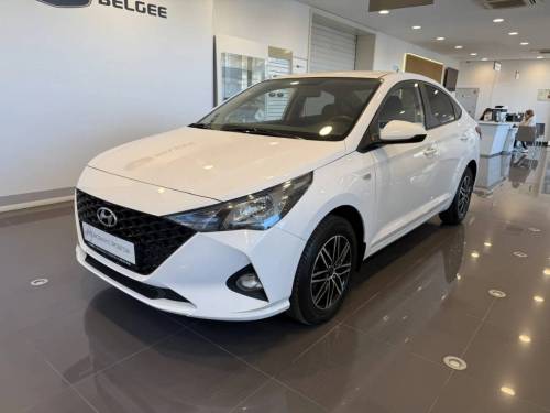 Белый Hyundai Solaris II Рестайлинг