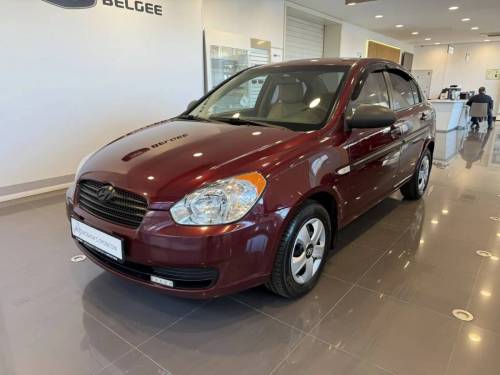 Красный Hyundai Accent II
