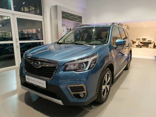 Синий Subaru Forester V