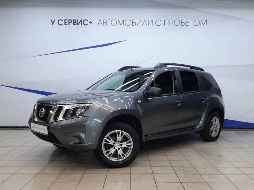 Серый Nissan Terrano III (D10)
