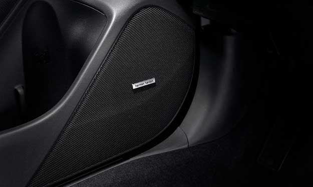 Аудиосистема премиум-класса с 8 динамиками Harman/Kardon.